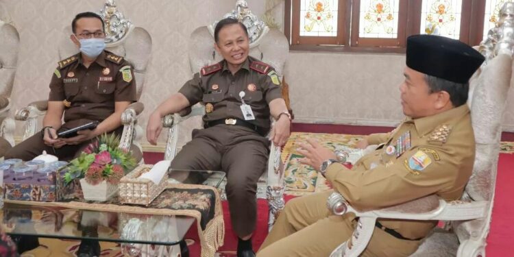 Kajati Jambi silaturahmi dengan Gubernur Jambi