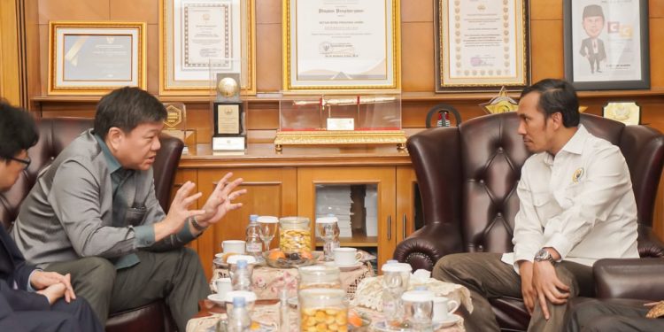 Terima Dubes Singapura, Edi Purwanto Diskusikan Masalah Karhutla, Merit Sistem dan Potensi Wisata Jambi