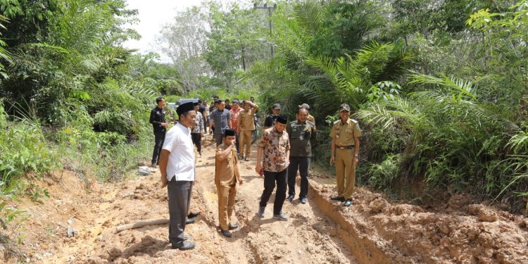 Kunker ke Sarolangun, Ketua DPRD Jambi Cek Rencana Pembukaan Jalan Meranti-Jernang