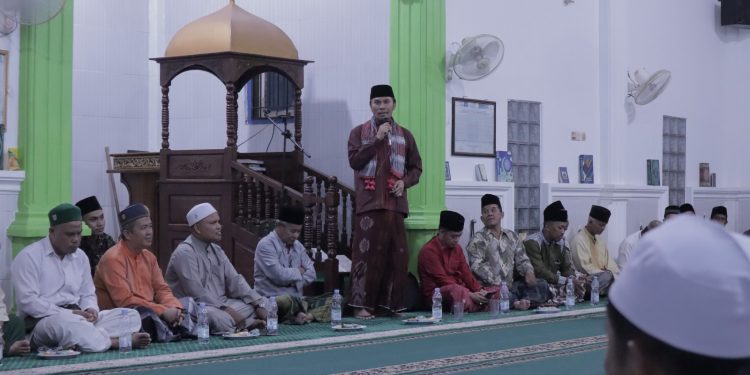 Usai Safari Ramadhan, Edi Purwanto Cek Gorong-gorong yang Rusak di Kasang Pudak.
