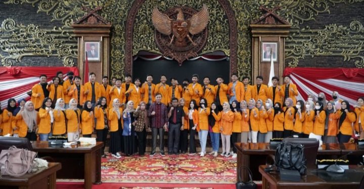 Jadi Pemateri Kuliah Umum Mahasiswa Fakultas Hukum UNJA, Ketua DPRD Paparkan Tugas dan Fungsi Dewan