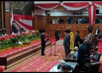 DPRD Provinsi Jambi Lantik PAW Tiga Anggota DPRD