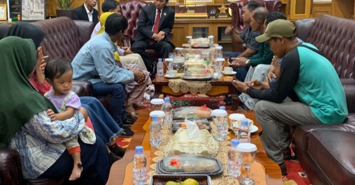 Ketua DPRD Jambi Terima Audiensi Masyarakat Pematang Bedaro Soal Konflik Lahan
