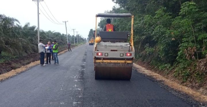 Menunggu 20 Tahun, Masyarakat Tangkit Baru Tak Sabar Nikmati Jalan dengan Skema Inpres