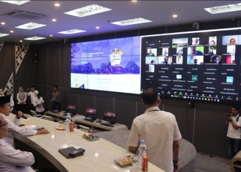 Gubernur Al Haris Sapa Pemerintah Desa Penerima Bantuan Internet Desa