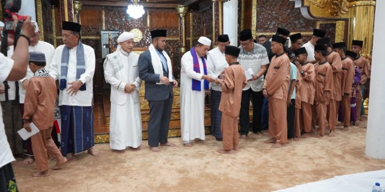 Pemprov Isi Pergantian Tahun dengan Dzikir Akbar