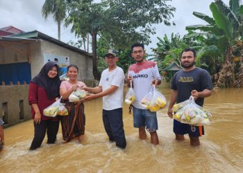 Saipul Anwar Bagikan 1.200 Paket Sembako untuk Korban Banjir di 3 Desa