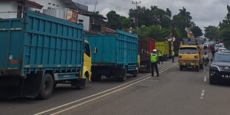 Operasional Batu Bara di Jalan Umum Disetop, Mahasiswa: Kita Dukung Kebijakan Gubernur