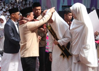 Gubernur Jambi Beri Hadiah Umroh Gratis Untuk Tiga Hafiz 30 Juz, Termasuk Guru