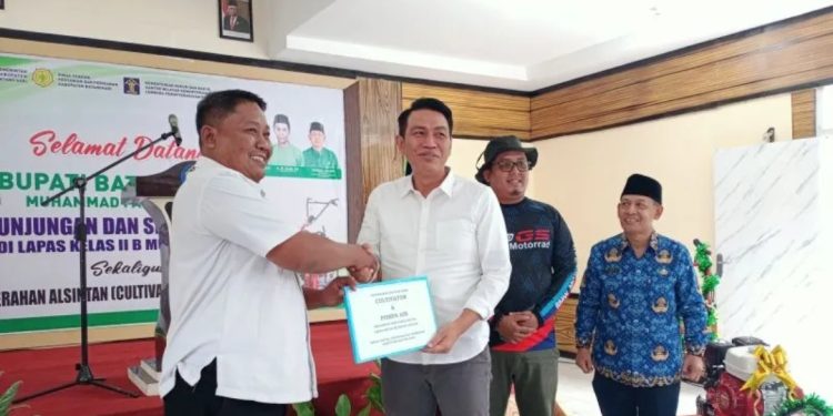 Pemkab Batanghari Serahkan Bantuan Alat dan Mesin Pertanian ke Lapas Muara Bulian