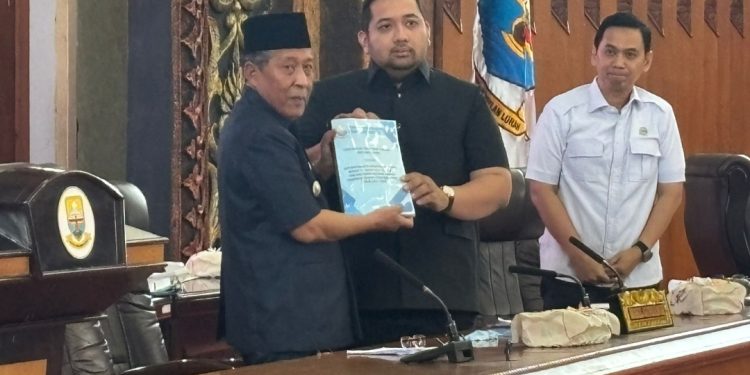 DPRD Provinsi Jambi Gelar Rapat Paripurna terkait Pandangan Umum Fraksi Terhadap Nota Pengantar LKPJ Gubernur Jambi