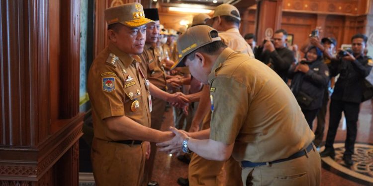 Hari Pertama Masuk Kerja, Gubernur Al Haris Gelar Halal Bihalal dengan Ratusan Pegawai Pemprov Jambi