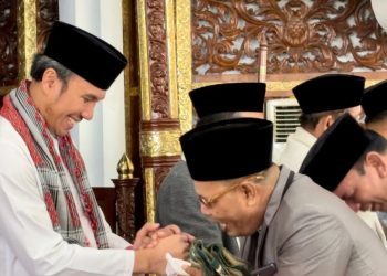 Ketua DPRD Jambi Shalat Idul Fitri di Masjid Agung Al Falah Jambi