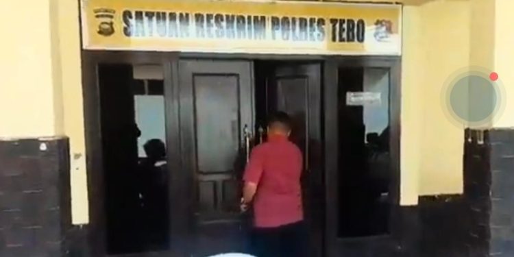 Mantan Ajudan Pj Bupati EHN Diperiksa  3 Jam, Dicecar 10 Pertanyaan