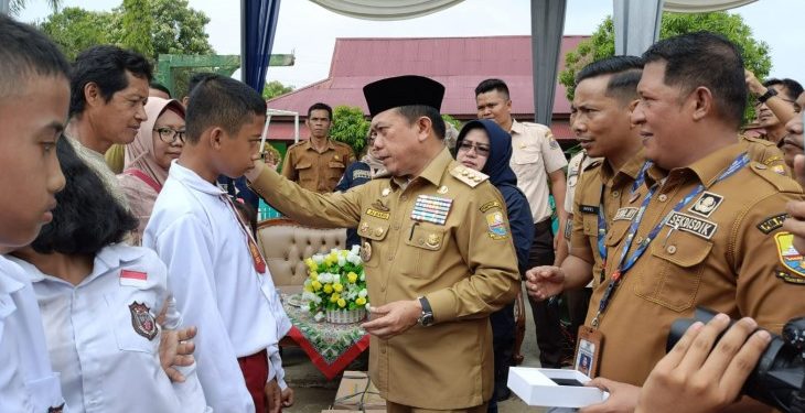 Sudah Ribuan Siswa Tak Mampu di Sekolah Swasta Terima Bantuan SPP dari Gubernur Jambi Al Haris