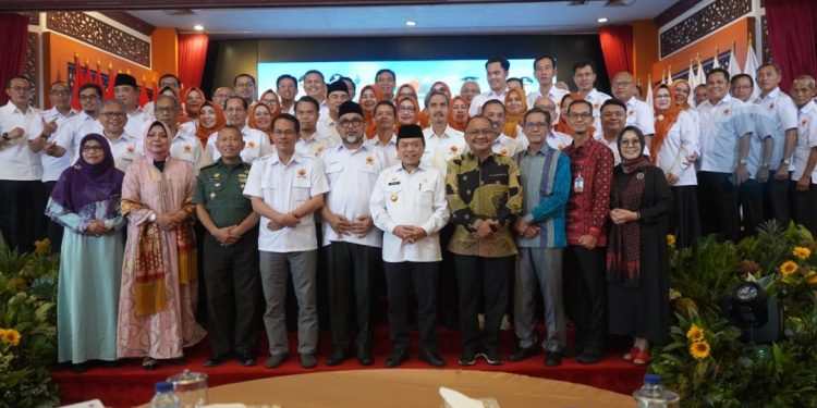 Gubernur Al Haris Berharap Alumni Unja Harus Tetap Kompak