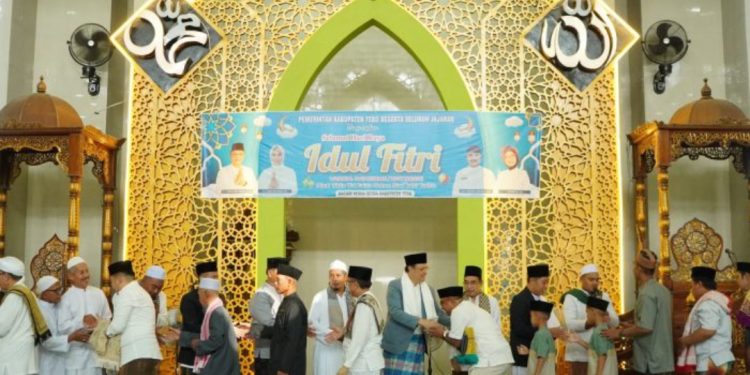 Varial Adhi Putra Sholat Idul Fitri Bersama Warga, Minta Jaga Suasana Agar Kondusif