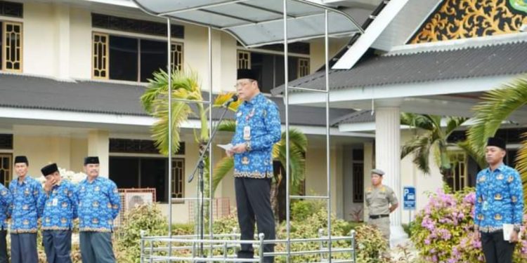 Pimpin Apel Pedana Pasca Libur Idul Fitri, Pj Bupati Varial Minta ASN Perkuat fungsi dan Tugas Masing-Masing