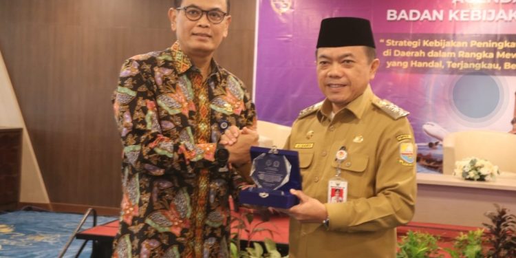 Al Haris Minta Perpanjang Landasan Pacu Bandara  Depati Parbo dan Bandara Bungo