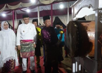 Pj Bupati Tebo Dampingi Wagub Buka MTQ Tingkat Kabupaten Tebo di Mengupeh
