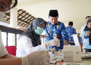 Gubernur Hingga Pejabat Pemprov Tes Urine