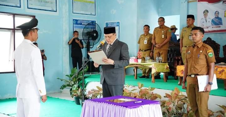 Varial Adhi Putra Lantik Anggota BPD Desa Aur Cino