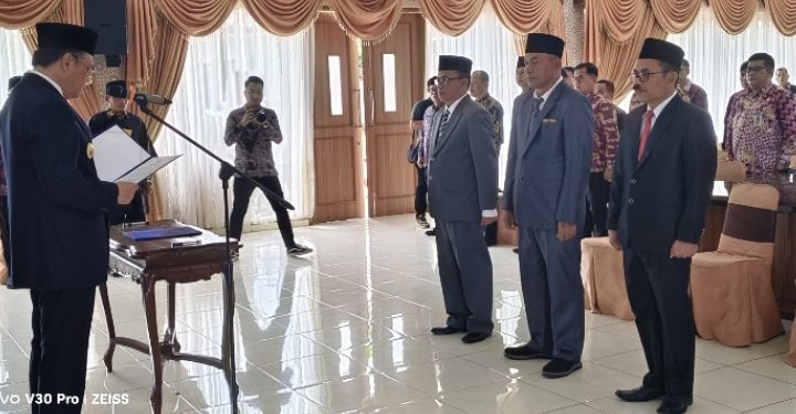 Lantik Pejabat Lingkup Pemkab Tebo, Varial Minta Amanah dan Penuh Tanggung Jawab