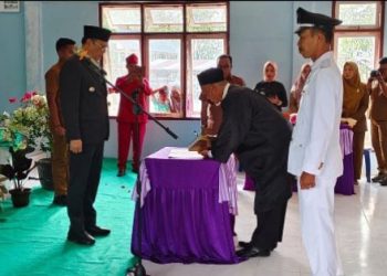 Lantik Pj Kades, Varial Minta Netral pada Pilkada 2024