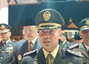 Varial Hadiri Renungan Suci di Makam Pahlawan