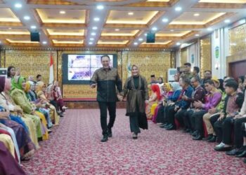 Pj Bupati Tebo Hadiri Festival Tenun Songket dan Batik Jambi