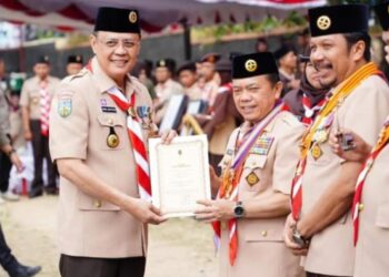 Pj Bupati Tebo Terima Penghargaan Darmabakti dari Gubernur Jambi