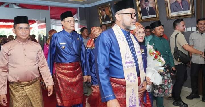 Pj Bupati Tebo Dampingi Sekda Hadiri Rapat Paripurna HUT Tebo