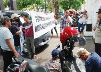 Diduga Tak Laporkan Kepemilikan 1.000 Hektar Lahan Sawit ke LHKPN, Pendemo Minta Kejati Jambi Usut Tuntas
