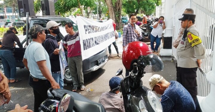 Diduga Tak Laporkan Kepemilikan 1.000 Hektar Lahan Sawit ke LHKPN, Pendemo Minta Kejati Jambi Usut Tuntas