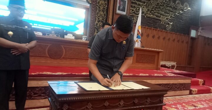 DPRD Jambi Sahkan Perda Kawasan Tanpa Rokok