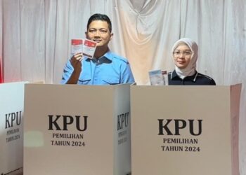 Ketua DPRD Jambi Gunakan Hak Pilih di TPS 6 Komplek Air Panas Muara Bulian