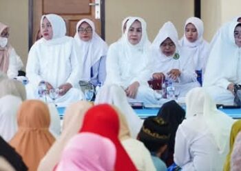 Hj. Tanty Hadiri Tabliq Akbar di Rimbo Ilir