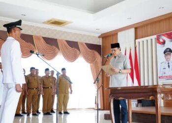 Lantik Pj Kades, Varial Ingatkan Netralitas Saat Pilkada 27 November