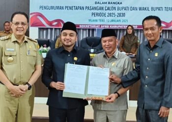 DPRD Umumkan Agus Rubianto-Nazar Efendi sebagai Bupati dan Wakil Bupati Tebo Terpilih Periode 2025-2030