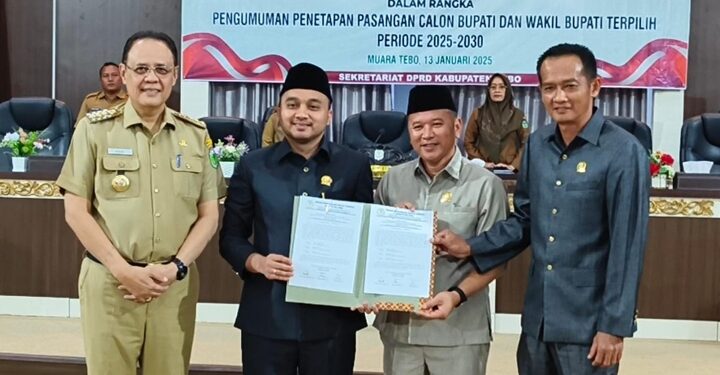 DPRD Umumkan Agus Rubianto-Nazar Efendi sebagai Bupati dan Wakil Bupati Tebo Terpilih Periode 2025-2030