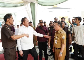Hadiri Persemian Gedung dan Masjid oleh Jaksa Agung RI, Gubernur Al Haris: Jaga dan Rawat Gedung yang sudah Dibangun