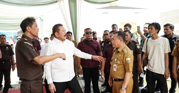 Hadiri Persemian Gedung dan Masjid oleh Jaksa Agung RI, Gubernur Al Haris: Jaga dan Rawat Gedung yang sudah Dibangun