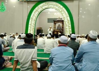 Gubernur Al Haris Bersama Pejabat Pemprov Jambi Safari Subuh di Masjid Shobahul Khoiriyah Thehok