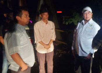Ivan Wirata Tinjau Kondisi Jalan Padang Lamo