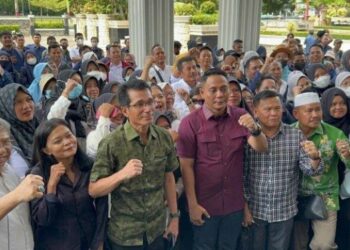 Waka DPRD Samsul Riduwan Temui Tenaga Honorer Menyampaikan Aksi