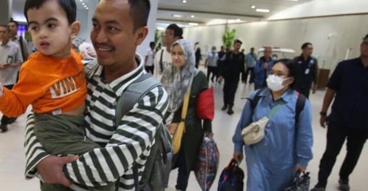 Kemlu Berhasil Evakuasi 97 WNI lagi dari Iran