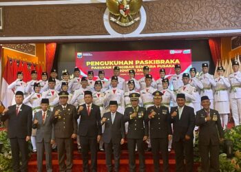 Gubernur Al Haris Kukuhkan 54 Paskibraka Provinsi Jambi Tahun 2025