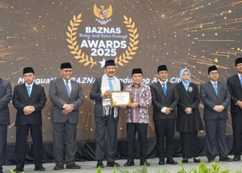 Terima Penghargaan BAZNAS Awards 2025, Gubernur Al Haris Bertekad Terus Perkuat Peran Zakat di Provinsi Jambi