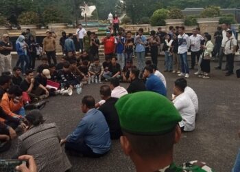 Massa Bawa 20 Tuntutan, DPRD Jambi Siap Tindak Lanjuti