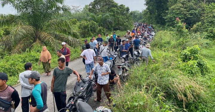 Masyarakat Punti Kalo Buat Patok Batas dengan TNI AD